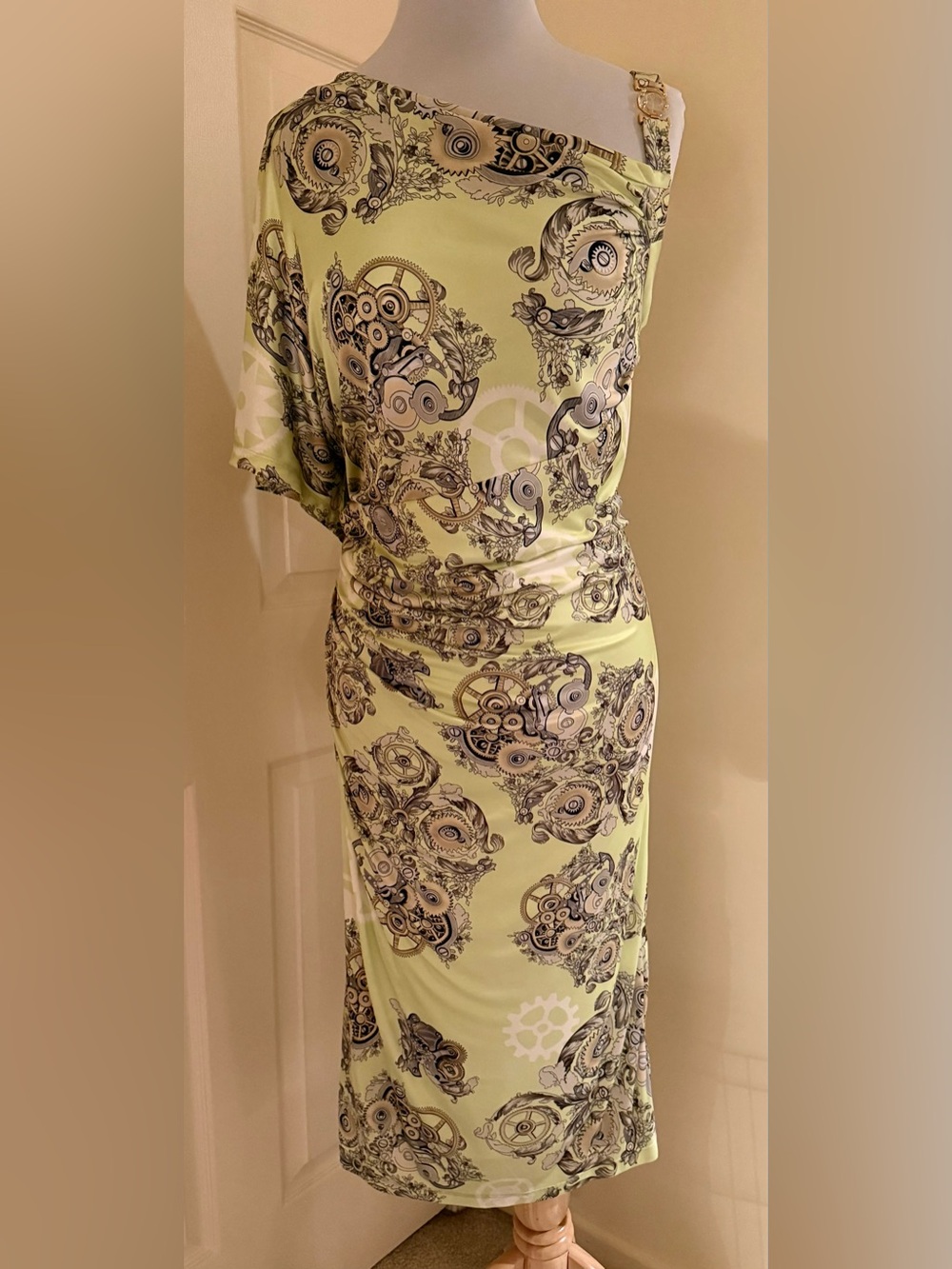 GIANNI VERSACE DRESSY DRESS LIME W/BLACK COLOR SIZE 50/14US